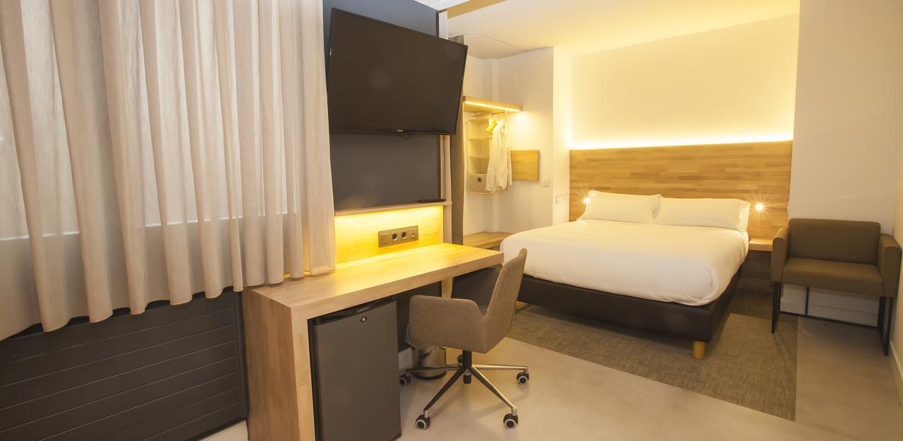 Hotel A פמפלונה מראה חיצוני תמונה
